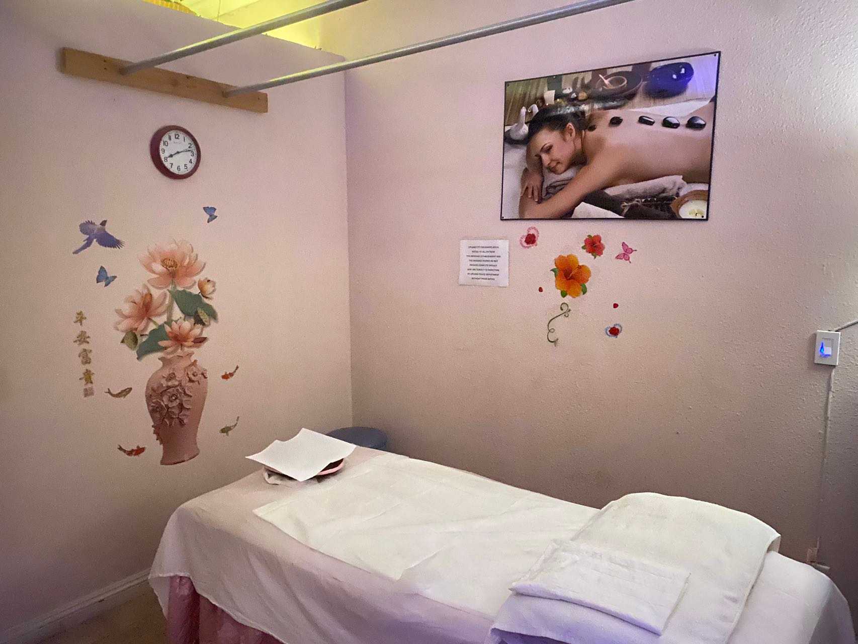 AsianMassageBook