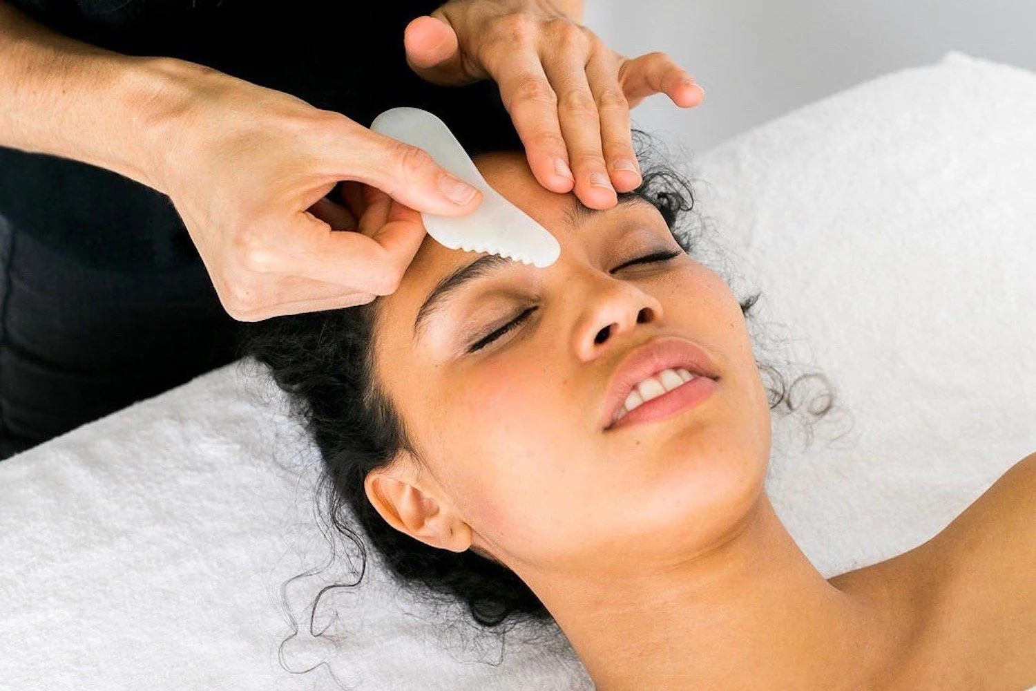 Traditional Chinese GuaSha Facial(传统中国刮痧面部护理)