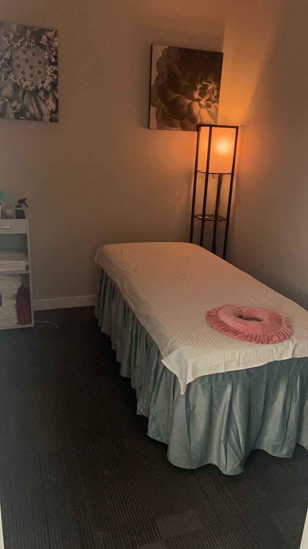 AsianMassageBook